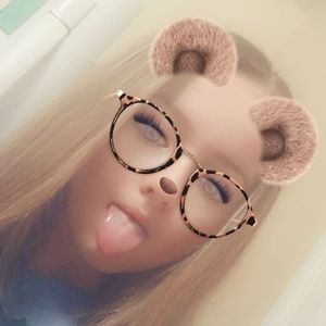 Meet your Posher, Mia